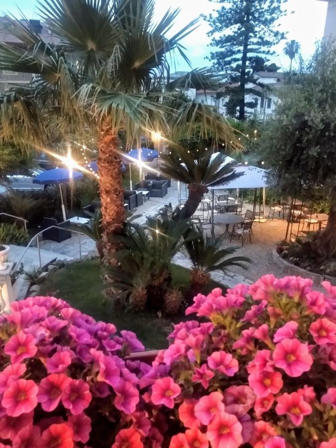 Hotel Morandi Санремо Экстерьер фото